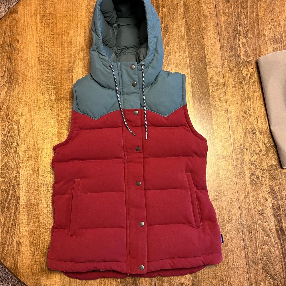 Patagonia Puffer Bivy Vest, Drumfire Red, Women’s Medium, Mushrooms! Excellent!